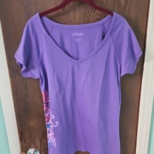 Lavender V-Neck Short Sleeve Tee
